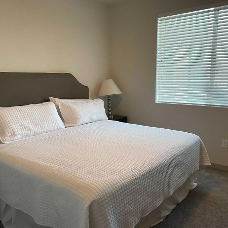 Stay Gia New Modern 1 Bedroom Apartment With Swimming Pool & Gym At Grayson Place 굿이어 외부 사진