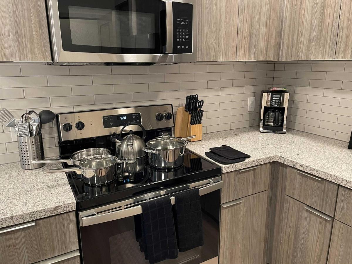 Stay Gia New Modern 1 Bedroom Apartment With Swimming Pool & Gym At Grayson Place 굿이어 외부 사진